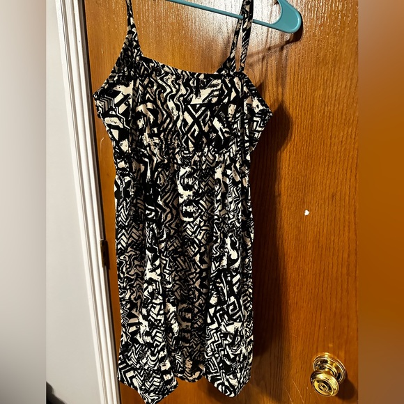 Wet Seal Beige and Black Patterned Dress - Picture 2 of 3